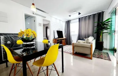 Apartamento na praia das pitangueiras, varanda gourmet, 01 suíte, 02 vagas