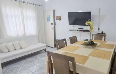 Apartamento na praia da enseada, 02 dormitórios, 01 vaga, próximo à praia