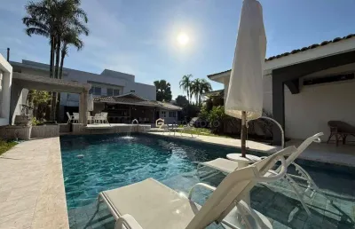 Casa a venda no condomínio acapulco, 4 dormitórios, com lazer