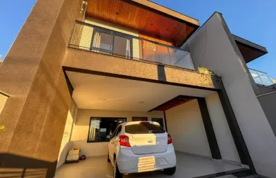 Excelente sobrado no saguacu, e pronto para te encantar! possui 165,20m² privativos em um terreno de 156,15m² com 6m de abertura;