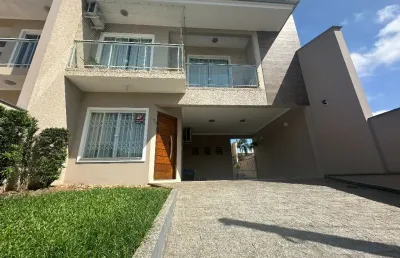 Sobrado com 138m de area construida em rua super tranquila do bairro santo antônio a venda em joinville por r$ 850.000,00