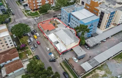 Terreno à venda na Rua Itacolomi, 503, Portão, Curitiba
