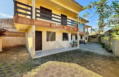 Casa a venda com 3 quartos no balneario leblon, pontal do parana.
