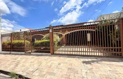 Casa com 5 quartos para alugar na Rua Major José Inácio, Centro, São Carlos