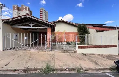 Casa comercial para alugar na Rua Capitão Adão Pereira de Souza Cabral, Centro, São Carlos