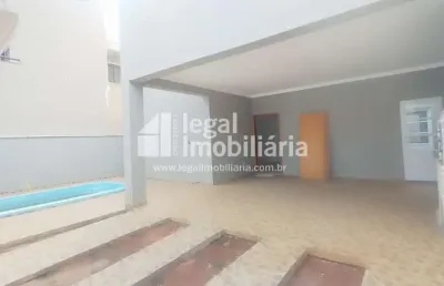 Casa nova, 3 dormitórios, suíte, piscina e churrasqueira, final de acabamento
