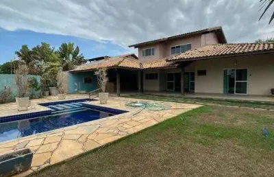 Casa de condomínio para venda possui 280 metros quadrados com 4 quartos