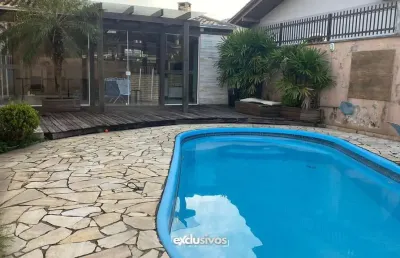Casa com 5 quartos à venda no Iririú, Joinville 