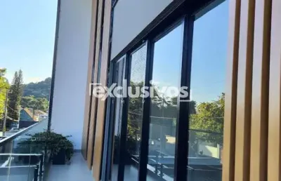 Casa triplex de luxo à venda no américa - joinville | 3 suítes, 3 vagas, r$ 2.248.000