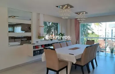 Casa alto padrão   à venda no iririú com 3 quartos sendo uma suíte, e 2 demi suítes por r$1.490.000,00
