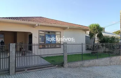 Casa à venda no bairro guanabara em joinville,  com 3 quartos sendo uma suíte por r$750.000,00