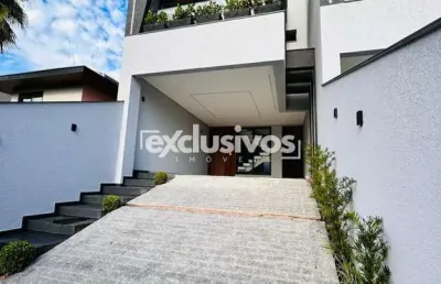 Sobrado geminado alto padrão com 3 amplas suítes à venda no bairro glória