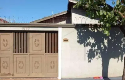 Casa com 3 quartos à venda no Centro, Barretos 