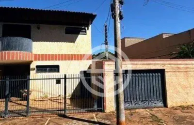 Sobrado à venda no centro da cidade – amplo, bem estruturado e com piscina!000 - centro - barretos/sp