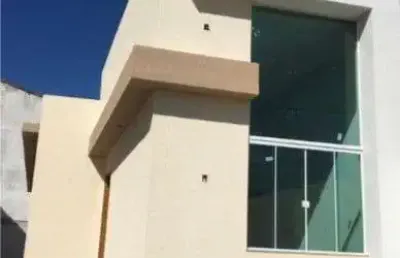 Casa com 2 quartos à venda na praia mar, rio das ostras  por r$ 260.000