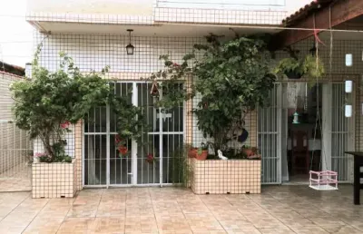 Casa com 3 quartos à venda no balneário maracanã, praia grande  por r$ 800.000