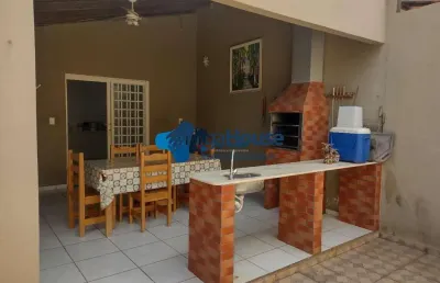 Casa térrea com 03 quartos, sendo 01 suíte, condomínio beija flor, jardim ubirajara,  cuiabá/mt.