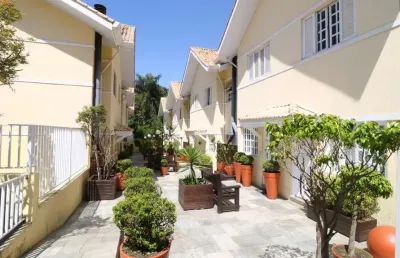 Casa no condomínio villagio flamingo i para venda com 3 quartos, sendo 1 suíte, 157m²