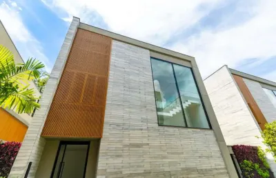 Casa em condomínio para venda com 3 quartos, sendo 3 suítes, 620m²