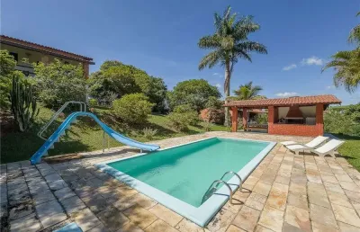 Casa em condomínio para venda com 3 quartos, sendo 1 suíte, 379m²