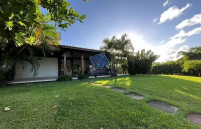 Casa duplex em condomínio fechado com 4 suítes sendo 1 suíte máster com closet e hidromassagem 360m2