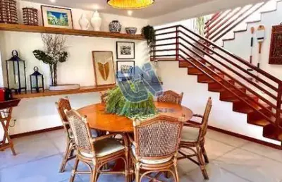 Casa duplex em condomínio 5 suítes 630,00m2 em piscinas naturais ii - praia do forte