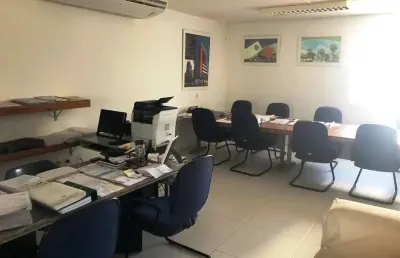 Sala comercial com 98m2 para venda e locação no rio vermelho