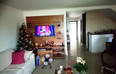 Casa em condominio 5 quartos sendo 3 suites 550m2 em itapuã