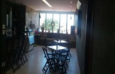Sala comercial com área construída 519,30 m2 e área útil 287,62 m2 no melhor do caminho das arvores