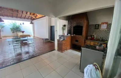 Casa com 3 quartos à venda na josé bonifácio, 3, centro sul, várzea grande por r$ 800.000