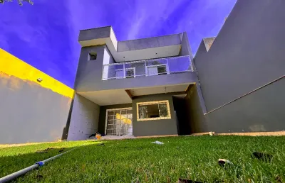 Lindo sobrado de 3 suítes e 3 vagas em laranjeiras!