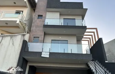 Lindo sobrado de 3 dormitórios e 4 vagas no villa verde!