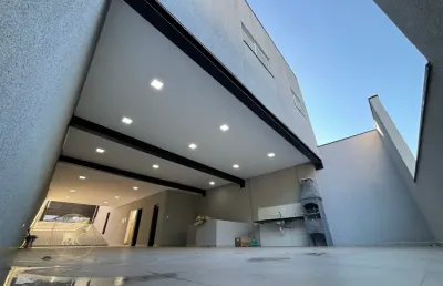 Sobrado alto padrão  com 3 dormitórios e 6 vagas de garagem