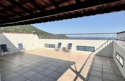 Cobertura incrível com vista pro mar, perfeita para famílias que buscam espaço!