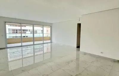 3 dormitórios 3 siítes e 3 vagas no canto do forte muito espaço e lazer de clube