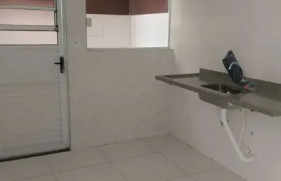 Geminada térrea com 2 dorm 1 suíte quintal privativo 1 vaga e laudo de 318 mil