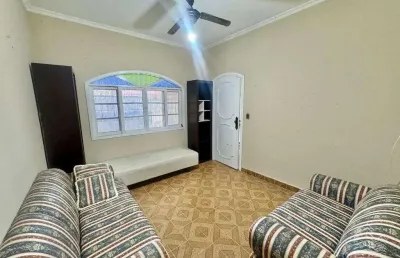 Casa geminada mobiliada com garagem coberta piscina churrasqueira 500m da praia