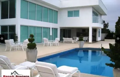 Casa 6 suites com heliponto no encontro das águas a venda