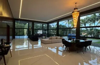 Mansão reformada pé direito alto 9 quartos 6 suites