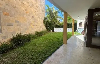 Locação anual ou venda- casa 4q em condominio - miragem