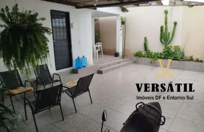 Casa para venda em cidade ocidental, centro, 3 dormitórios, 2 banheiros, 2 vagas