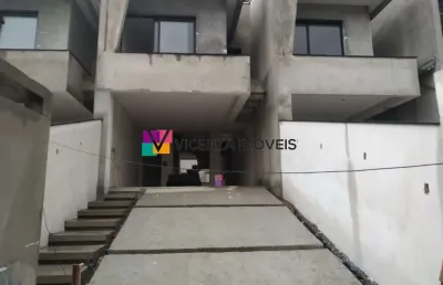 Sobrado geminado com 3 suítes á venda no bairro glória - joinville - sc.