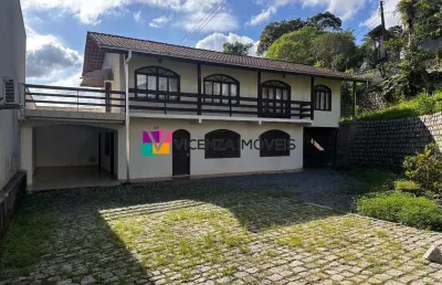 Sobrado com 4 dormitórios à venda no bairro glória, joinville/sc.