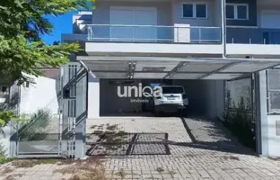 Casa com 3 quartos à venda na rua antônio figueira, 175 a, camobi, santa maria, 210 m2 por r$ 1.500.000