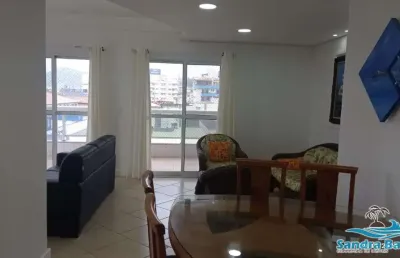 Amplo apartamento de 3 dormitórios à 50 metros da praia