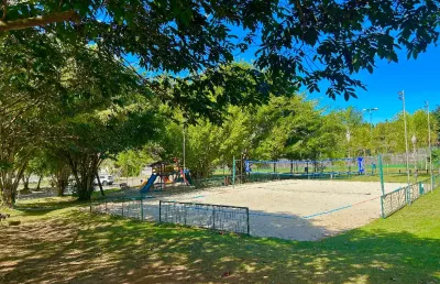 Apartamento moderno condomínio wembley tênis praia das toninhasubatuba