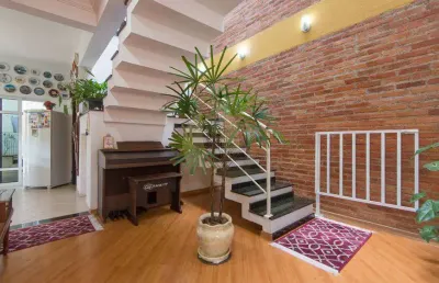 Casa com 4 quartos para alugar na Rua Lindolfo Pessoa, Seminário, Curitiba