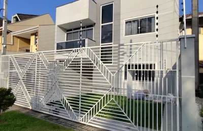 Sobrado com terraço e churrasqueira no campo comprido