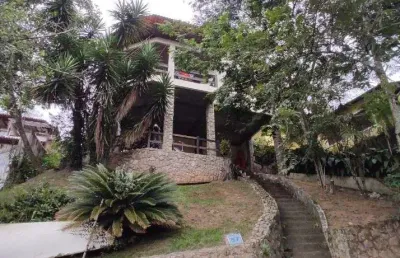Casa com 4 dormitórios à venda, 405 m² por r$ 900.000,00 - itaipu - niterói/rj