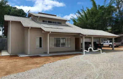 Linda chácara 2.050 m², plana, em jambeiro com casa de alto padrão!